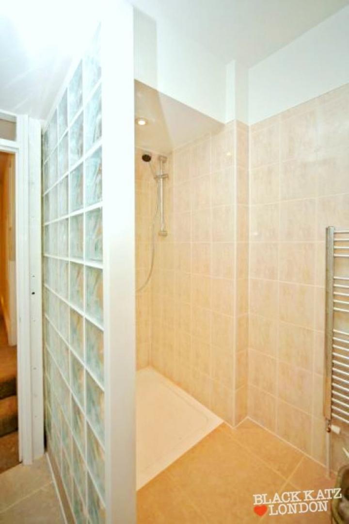 			NEW INSTRUCTION (Private Garden), 1 Bedroom, 1 bath, 1 reception Flat			 Ladbroke Grove, LADBROKE GROVE